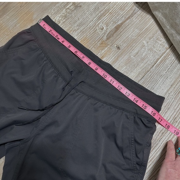 The North Face Womens Aphrodite Motion Capri Hiking Pants Flash Dry Gray Sz L - Picture 9 of 9